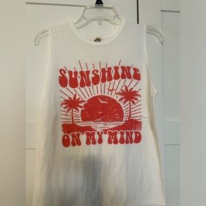 Pink Foot tank says “sunshine on my mind”, size small.